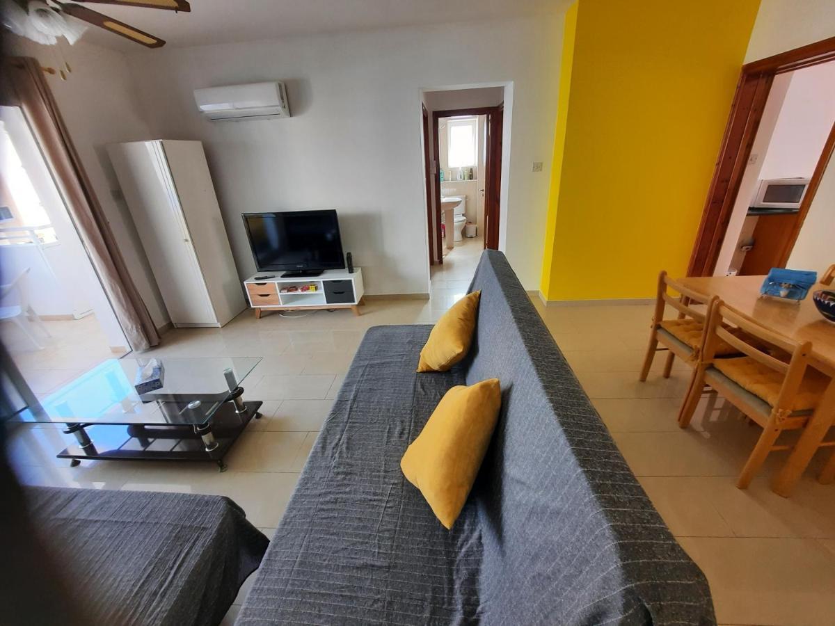 Large Apt 2 Bedrooms Sea View & 2 Balconies Ларнака Экстерьер фото
